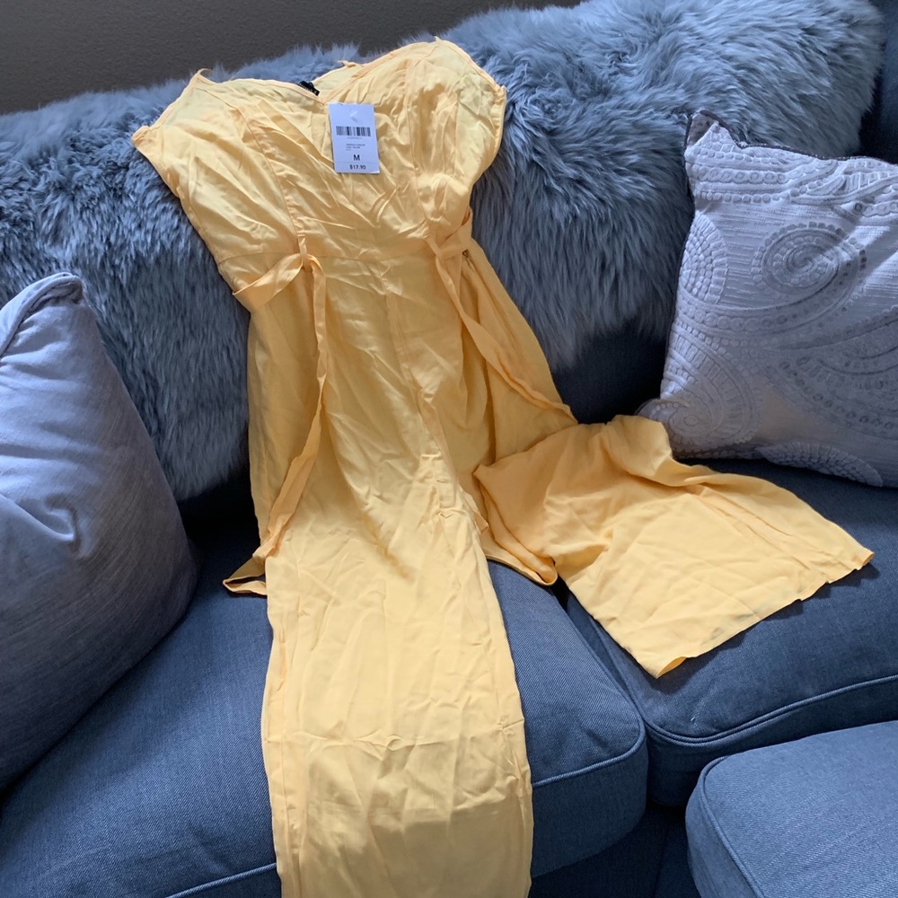 Forever 21 - Yellow Jumper ❤️